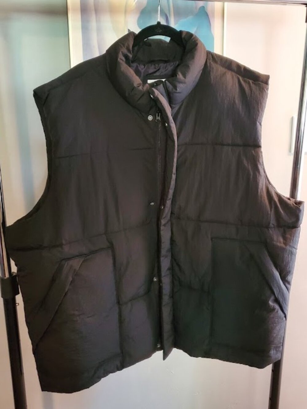 EUC Old Navy Puffer Vest - Black